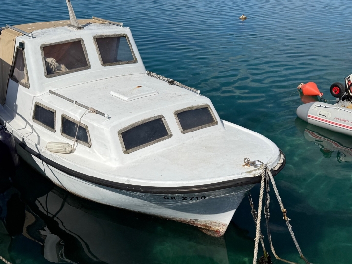 Gradac  plovilo , prodajem hitno!