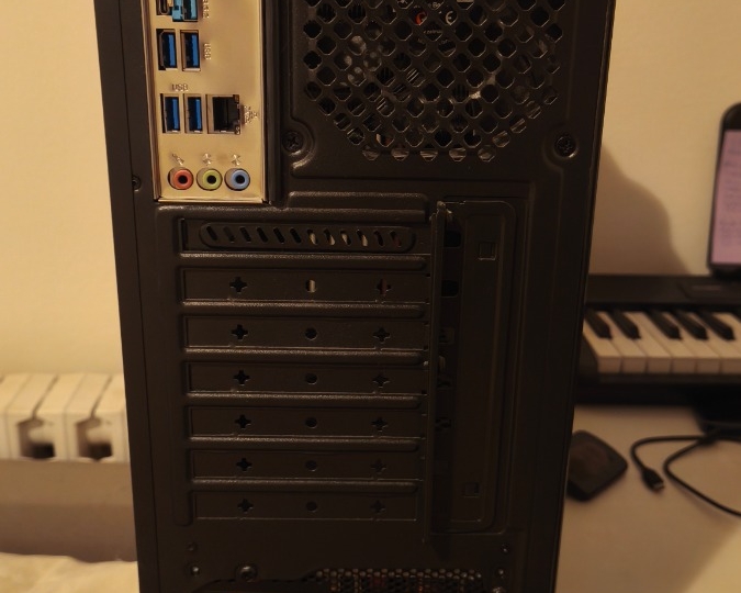 Kompletno računalo + monitor 144hz