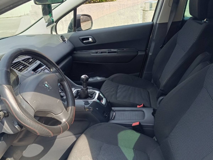 Peugeot 5008 1.6 + plin