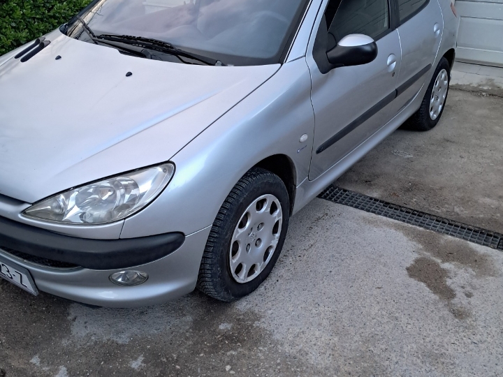 Peugeot 206 1.4 benzin