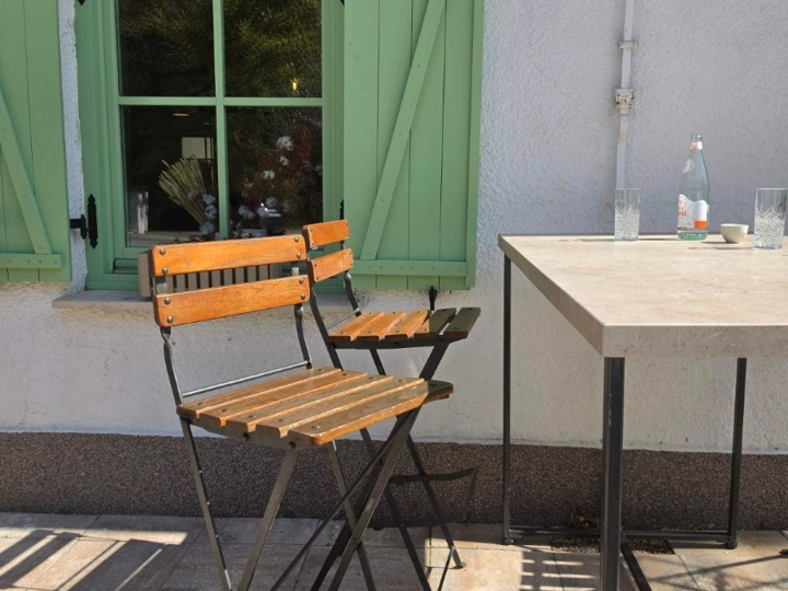 Barske stolice za terasu