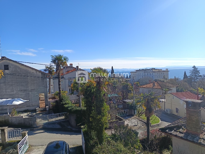 Lovran, 270m2, kuća s dva stana, okućnica, parking, vrt, blizina mora