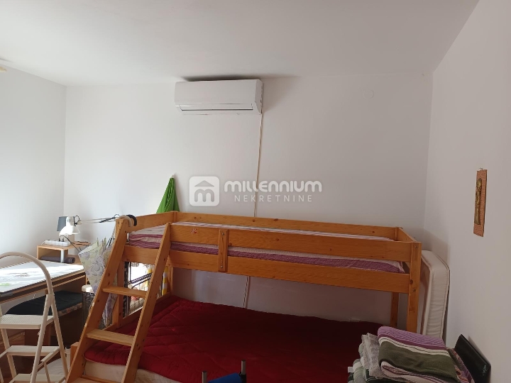 Lovran, 270m2, kuća s dva stana, okućnica, parking, vrt, blizina mora