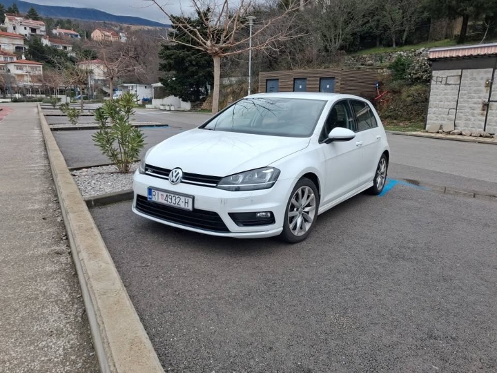 VW Golf 7 1.6 tdi, R line