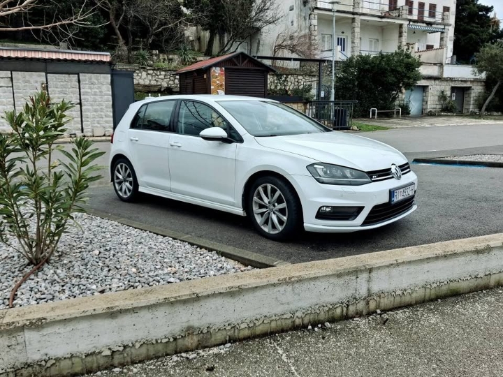 VW Golf 7 1.6 tdi, R line