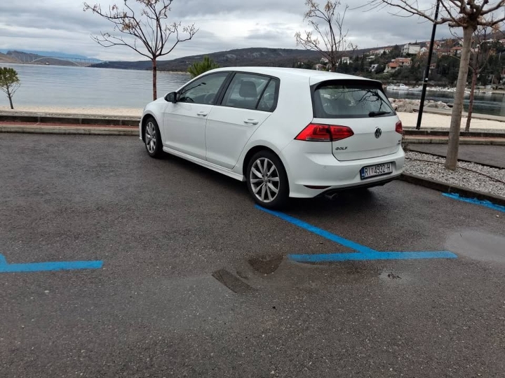 VW Golf 7 1.6 tdi, R line