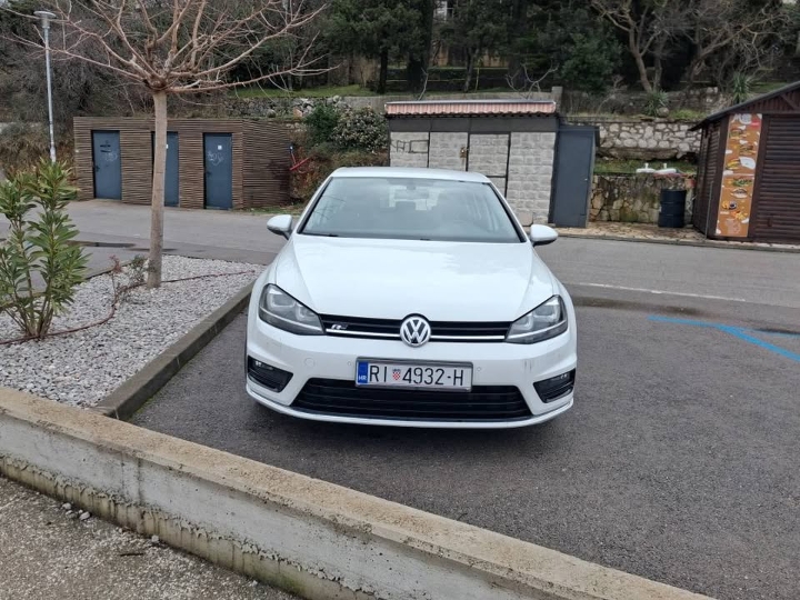 VW Golf 7 1.6 tdi, R line