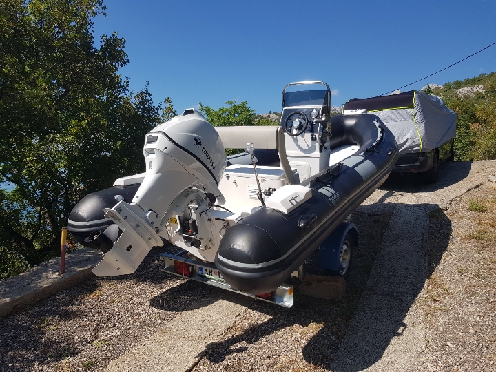 Gumenjak 490CM+TOHATSU60+prikolica