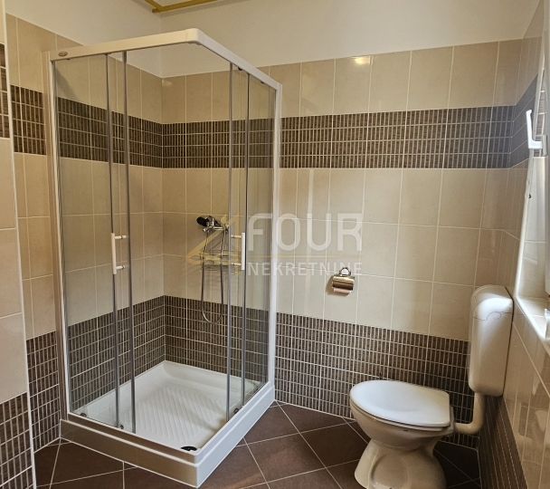 Viškovo, 75.11m2, 2S+DB, balkon, veliko spremište!