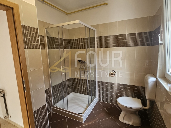 Viškovo, 75.11m2, 2S+DB, balkon, veliko spremište!