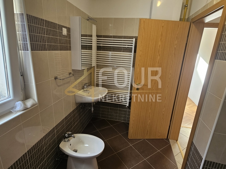 Viškovo, 75.11m2, 2S+DB, balkon, veliko spremište!