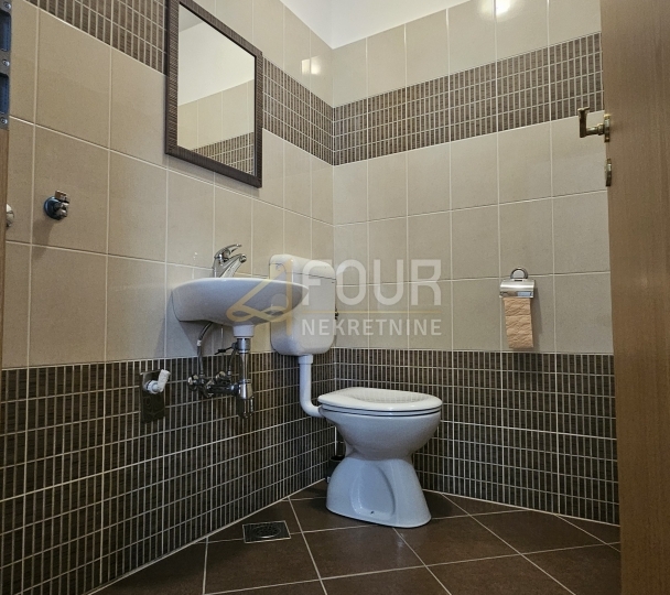 Viškovo, 75.11m2, 2S+DB, balkon, veliko spremište!