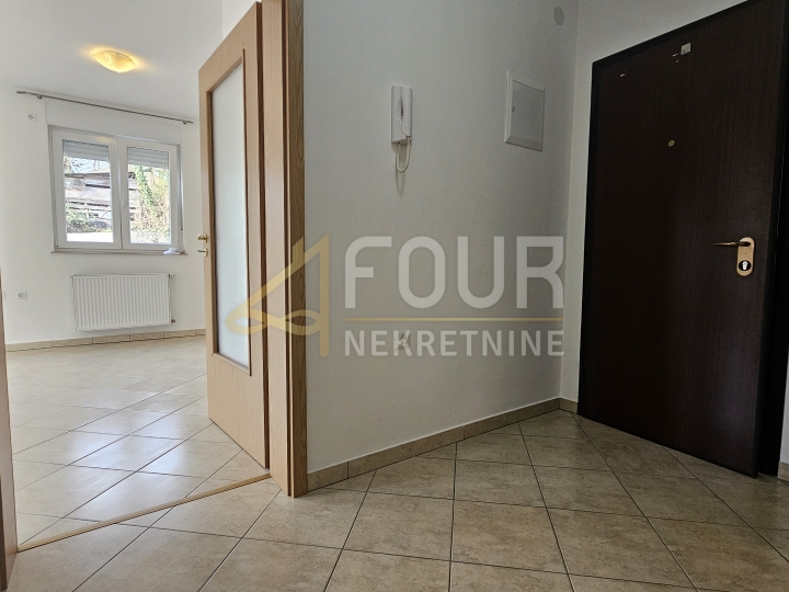 Viškovo, 75.11m2, 2S+DB, balkon, veliko spremište!