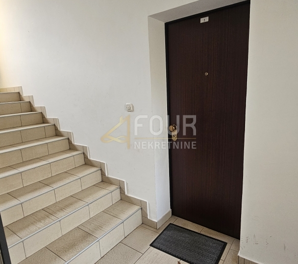 Viškovo, 75.11m2, 2S+DB, balkon, veliko spremište!