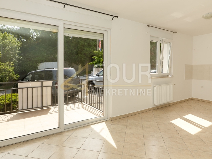 Viškovo, 75.11m2, 2S+DB, balkon, veliko spremište!