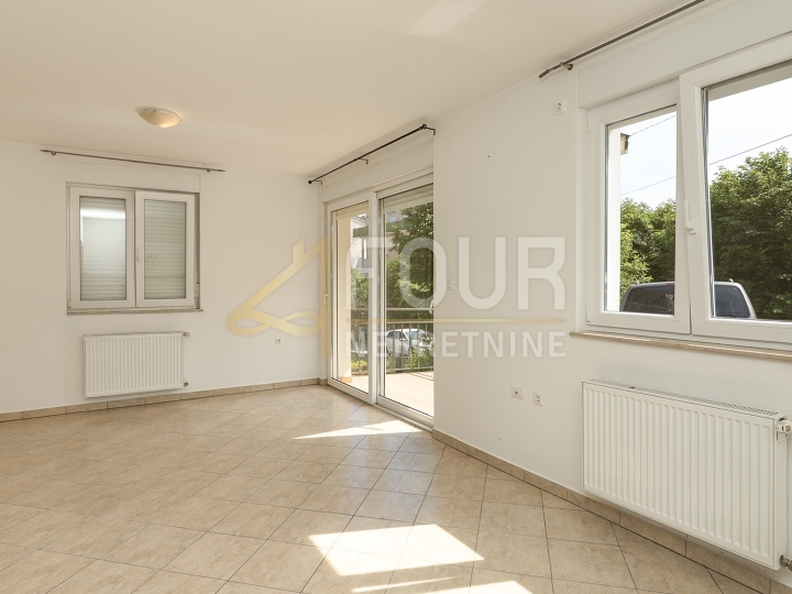 Viškovo, 75.11m2, 2S+DB, balkon, veliko spremište!