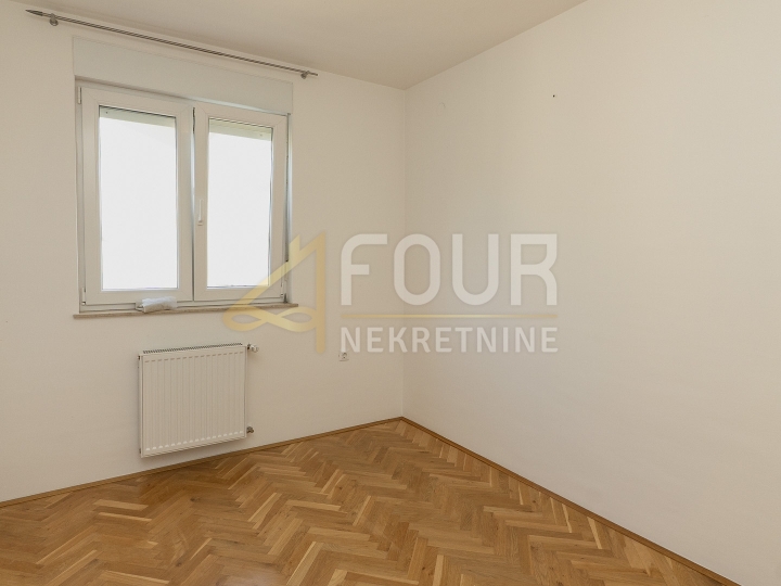 Viškovo, 75.11m2, 2S+DB, balkon, veliko spremište!
