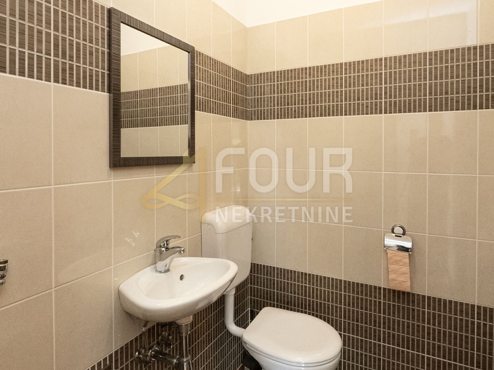 Viškovo, 75.11m2, 2S+DB, balkon, veliko spremište!