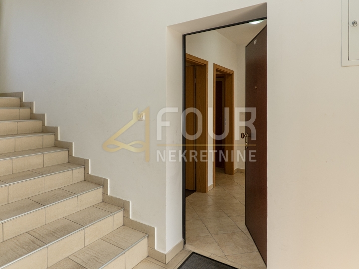 Viškovo, 75.11m2, 2S+DB, balkon, veliko spremište!