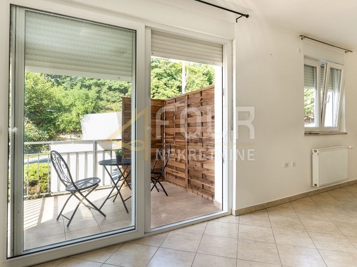 Viškovo, 75.11m2, 2S+DB, balkon, veliko spremište!