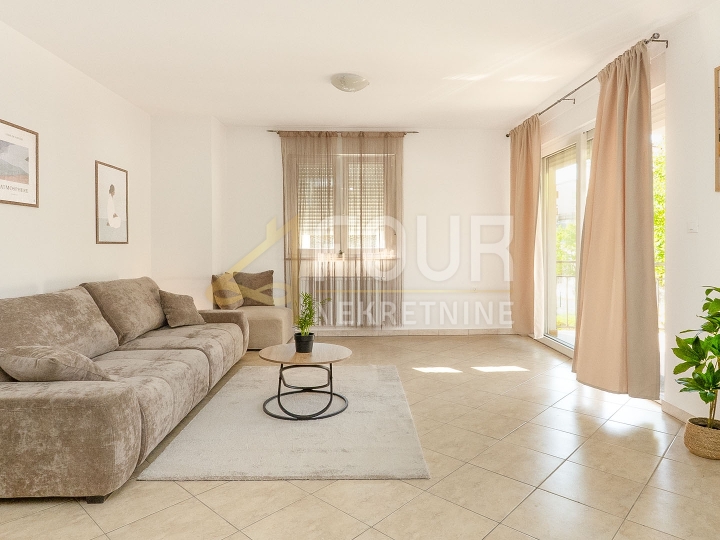 Viškovo, 75.11m2, 2S+DB, balkon, veliko spremište!