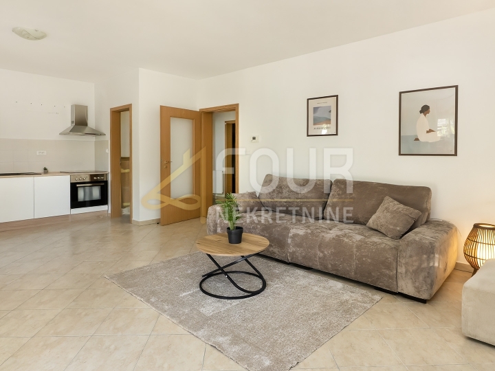 Viškovo, 75.11m2, 2S+DB, balkon, veliko spremište!