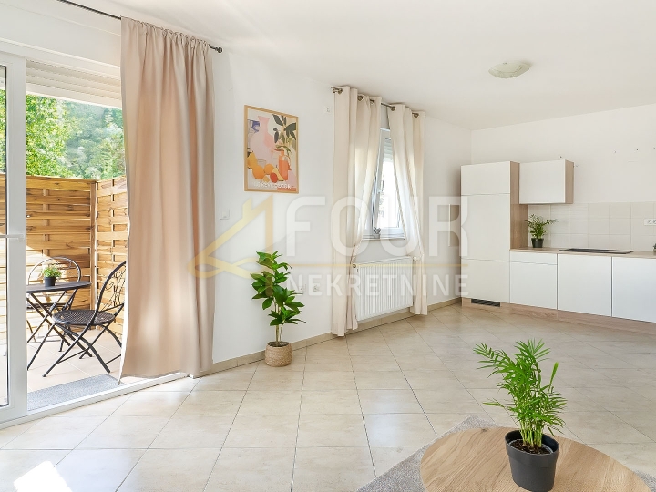 Viškovo, 75.11m2, 2S+DB, balkon, veliko spremište!