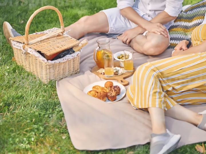 Žensku za ugodna druženja
