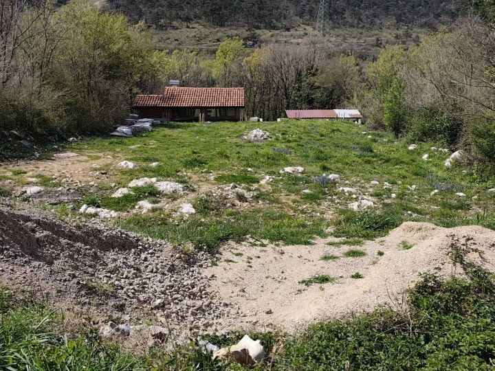 Zemljište, 1.000 m2