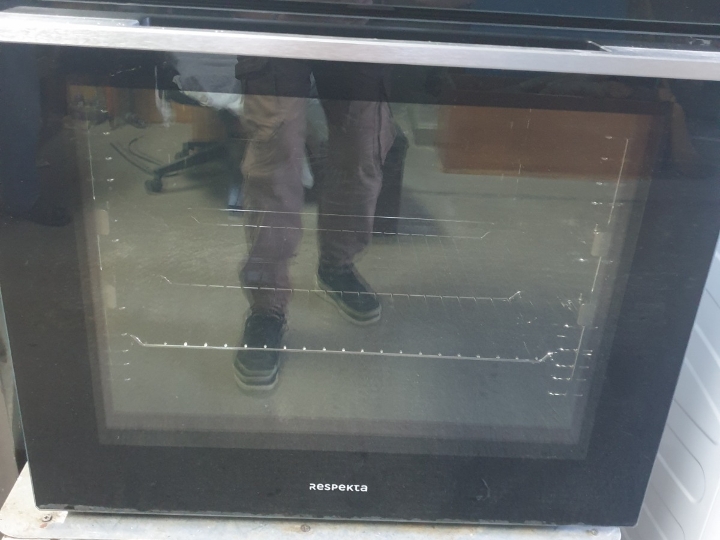 Nova ugradbena pećnica