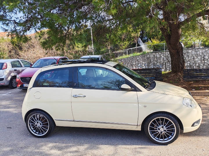 Lancia Ypsilon 1.3 multijet 90
