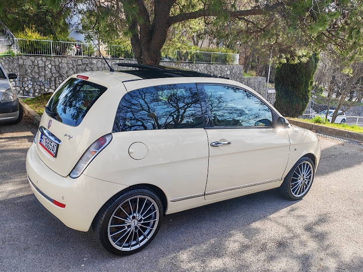Lancia Ypsilon 1.3 multijet 90