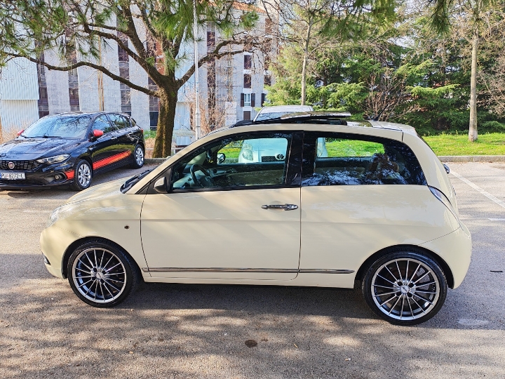 Lancia Ypsilon 1.3 multijet 90