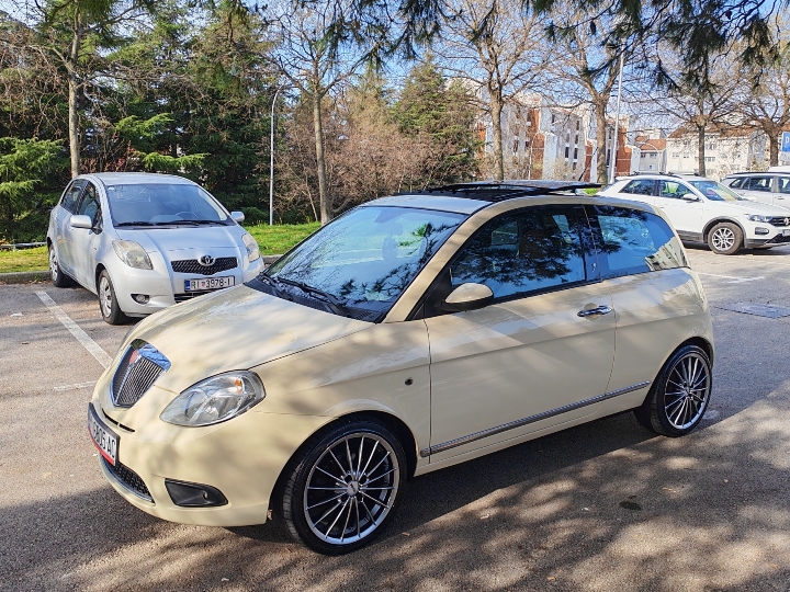 Lancia Ypsilon 1.3 multijet 90