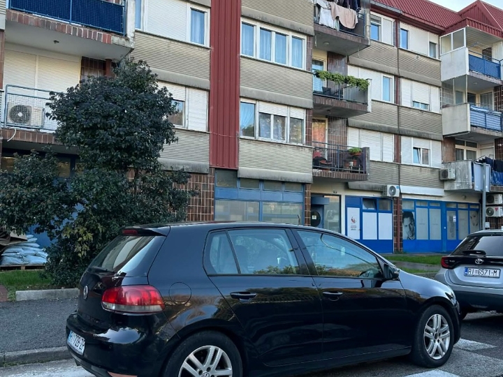 VW Golf 6, 2.0 tdi, 81kW, reg. 15.08.26.