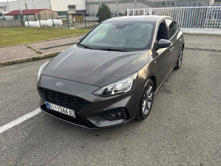 Ford Focus 1.0 EcoBoost ST line