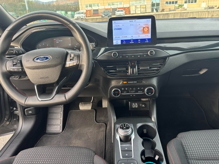 Ford Focus 1.0 EcoBoost ST line