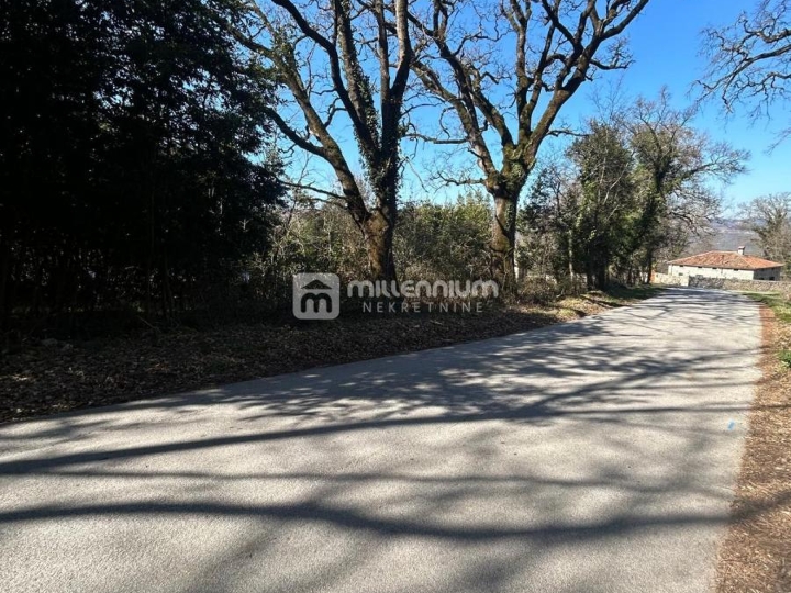 Istra, okolica Labina, građevinsko zemljište od 512m2