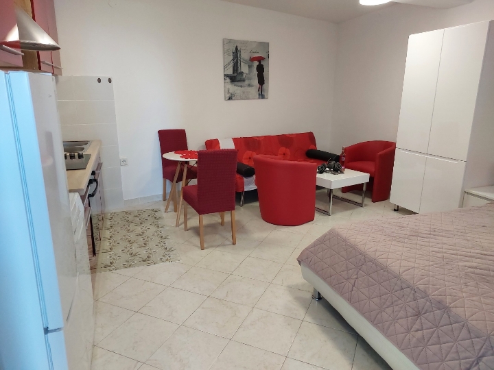 Lovran, studio i trosobni apartman