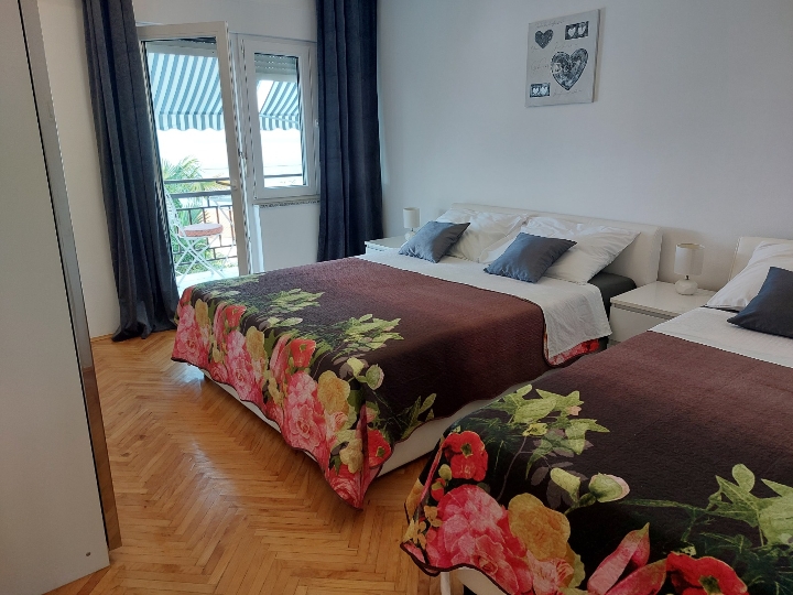 Lovran, studio i trosobni apartman