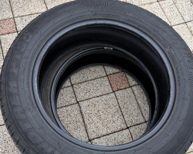 Gume ljetne Dunlop 225/60/18, 2 kom.