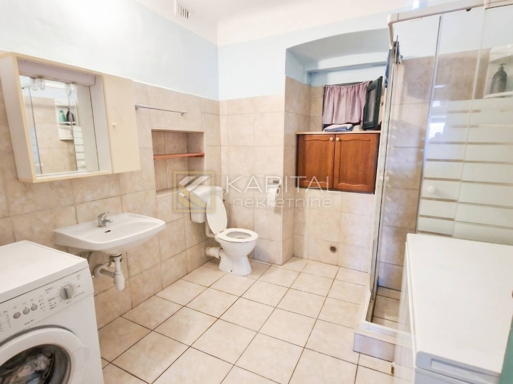 Mlaka, 1. kat, dvosoban stan, 56 m2