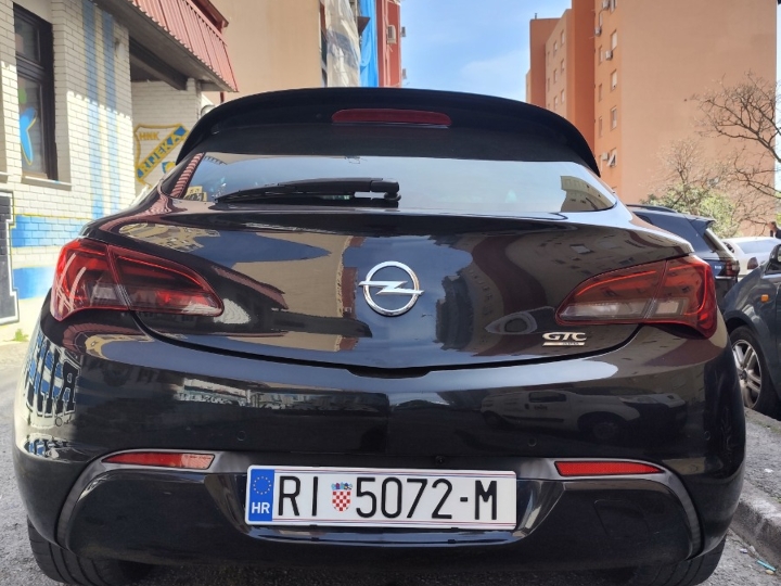 Opel Astra 1.7 diesel GTC