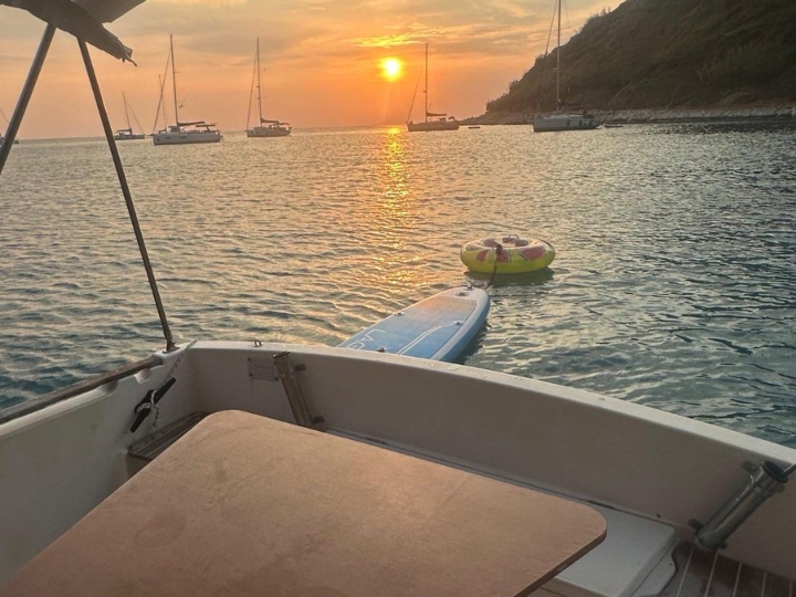 Beneteau Antares 6 - za sezonu!