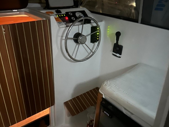 Beneteau Antares 6 - za sezonu!