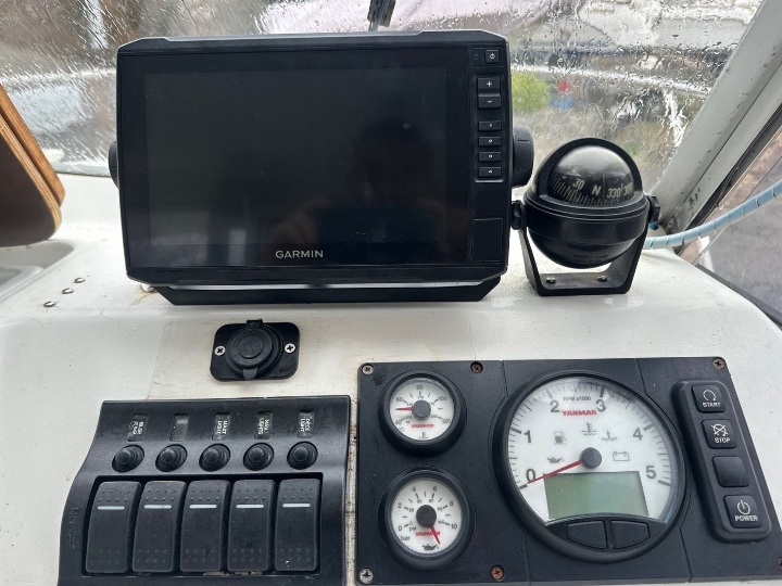 Beneteau Antares 6 - za sezonu!