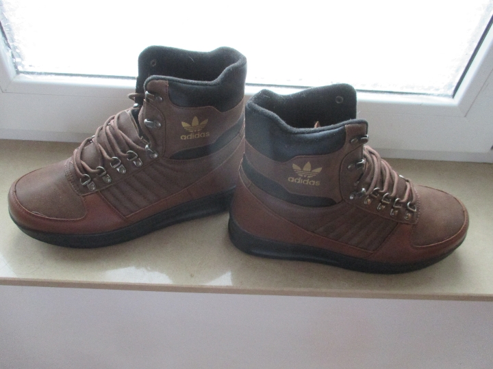 Adidas neklizne cipele, 42/43 broj