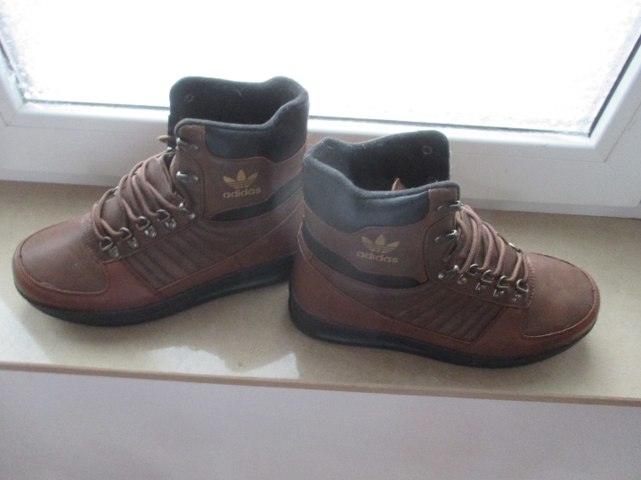 Adidas neklizne cipele, 42/43 broj
