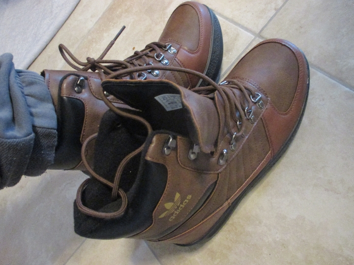 Adidas neklizne cipele, 42/43 broj