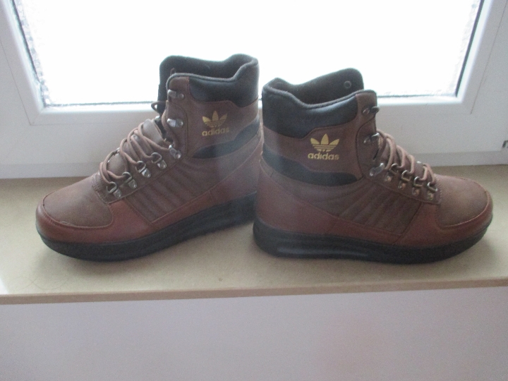 Adidas neklizne cipele, 42/43 broj